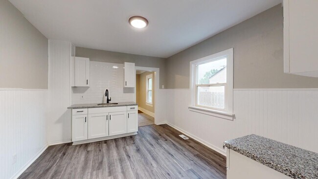 Building Photo - Renovated 3 bedroom home near the Airport