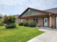 Building Photo - 689 Tanglewood Dr