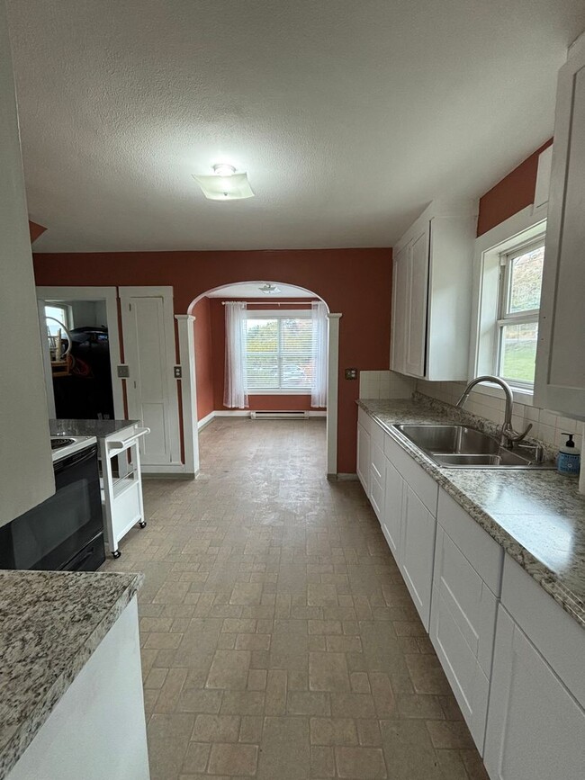 Building Photo - Beautiful views of Mt. Hood!