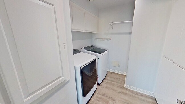 Building Photo - 16917 10th St