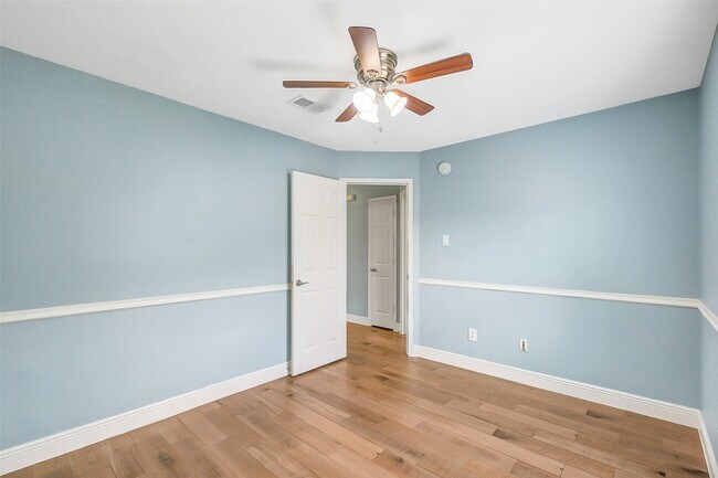 Building Photo - 6310 Macquarie Dr