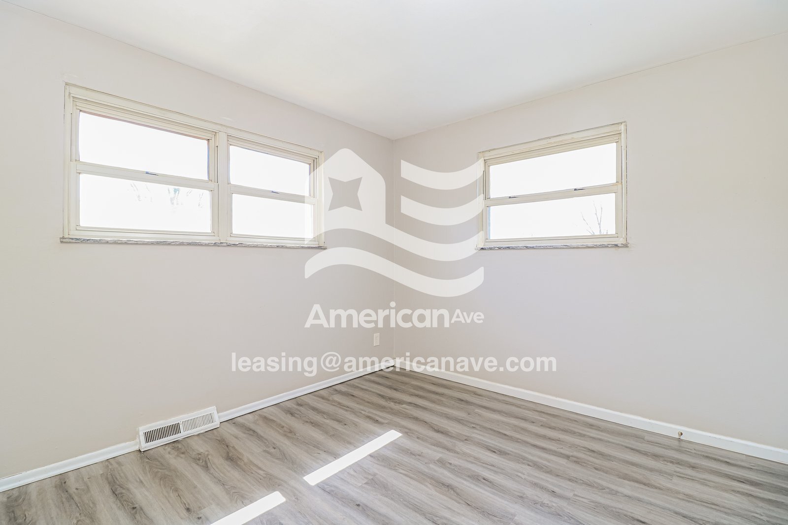 Building Photo - 1137 Maple Ave