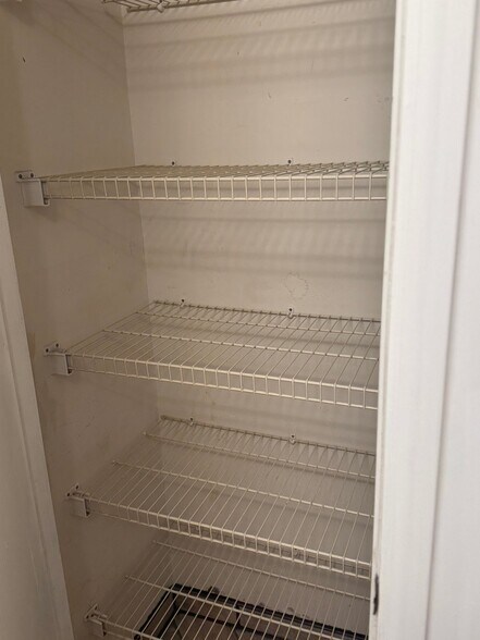 Building Photo - 260 Barley Cir