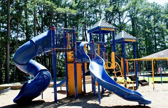 Building Photo - 3239 Osborne Rd NE