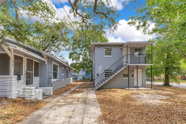 Building Photo - 1029 Colyer St