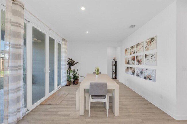 Building Photo - 20704 John Gill Dr