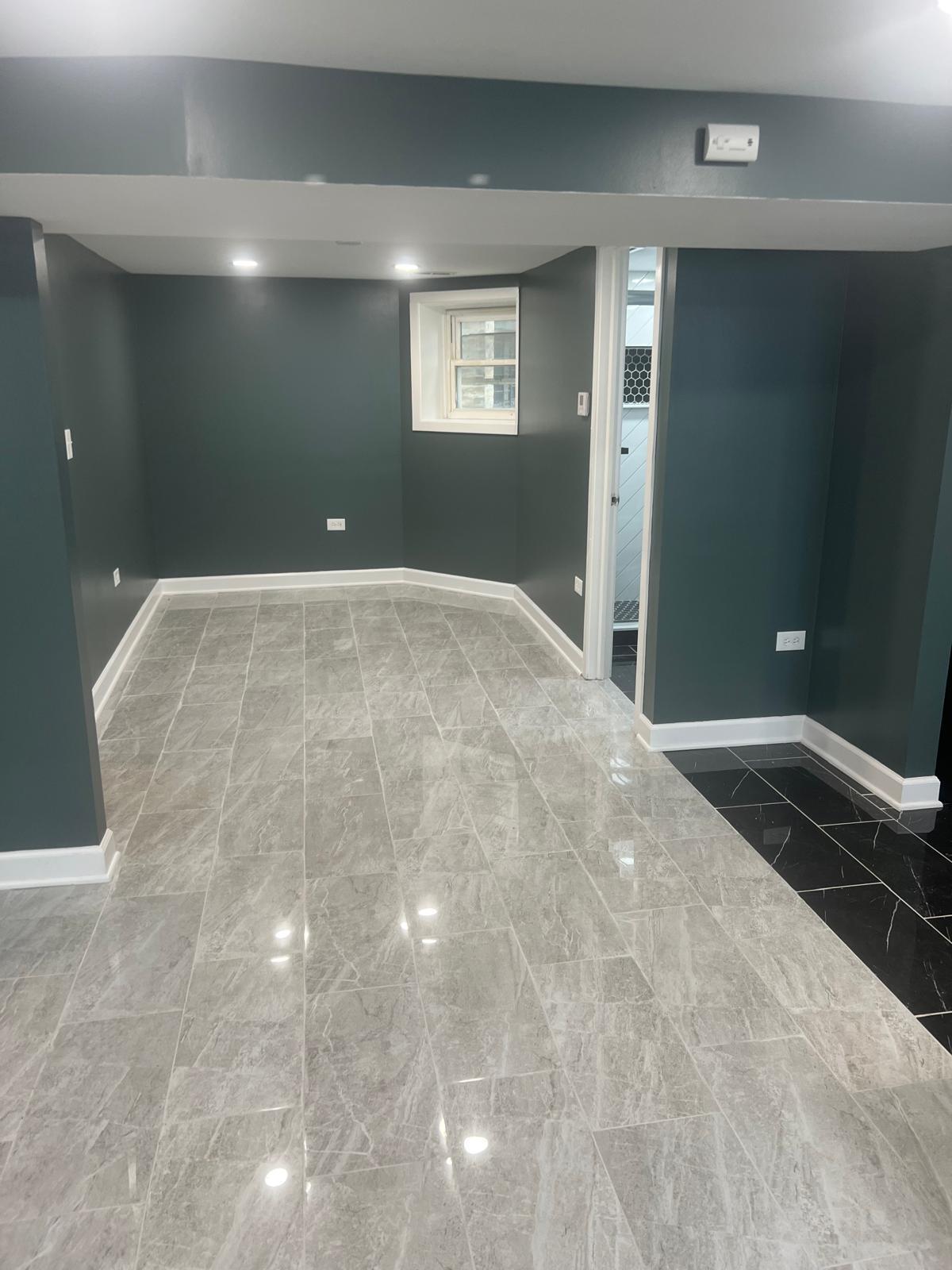 Building Photo - 6164 N Hamilton Ave