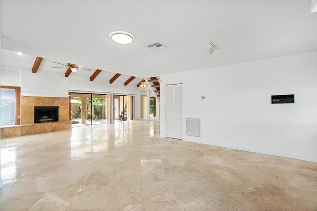 Building Photo - 3015 Florida Blvd