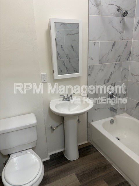 Building Photo - 1523 N McCadden Pl