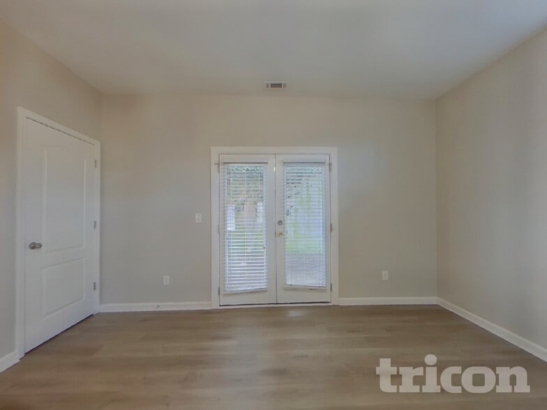 Building Photo - 4758 Arden Dr