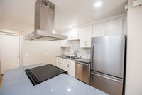 Building Photo - Newly Remodeled Mesa Verde Unit