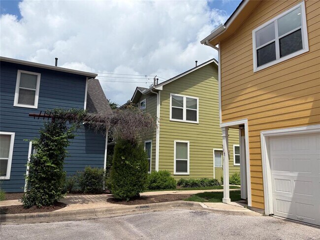 Building Photo - 1601 Miriam Ave