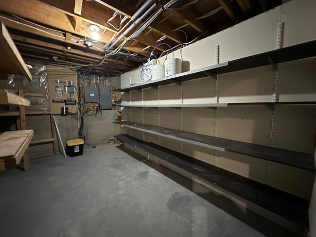 Building Photo - 2 Months Free on an 13-Month Lease with a $300 Gift Card- 4 Bedroom Home with Fully Fenced-In Lar...