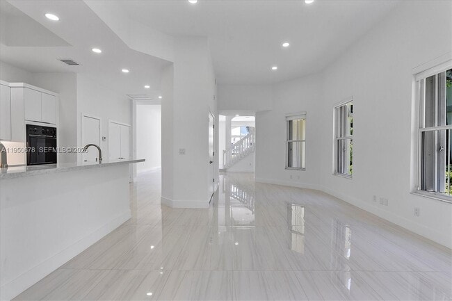 Building Photo - 21301 NE 38th Ave