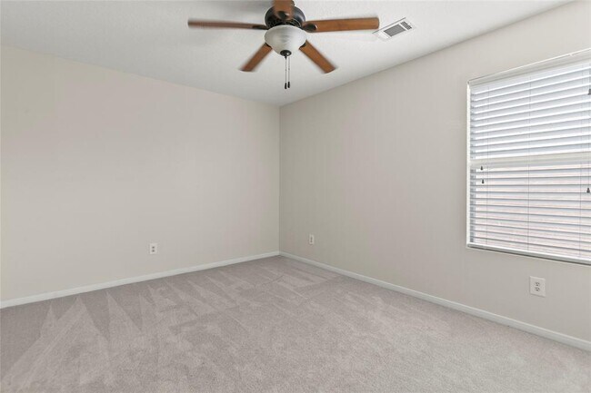 Building Photo - 16928 Scenic Knoll