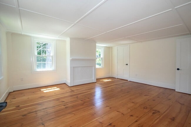 Building Photo - Amazing, Rarely Available Farmhouse with Carriage House and Garage