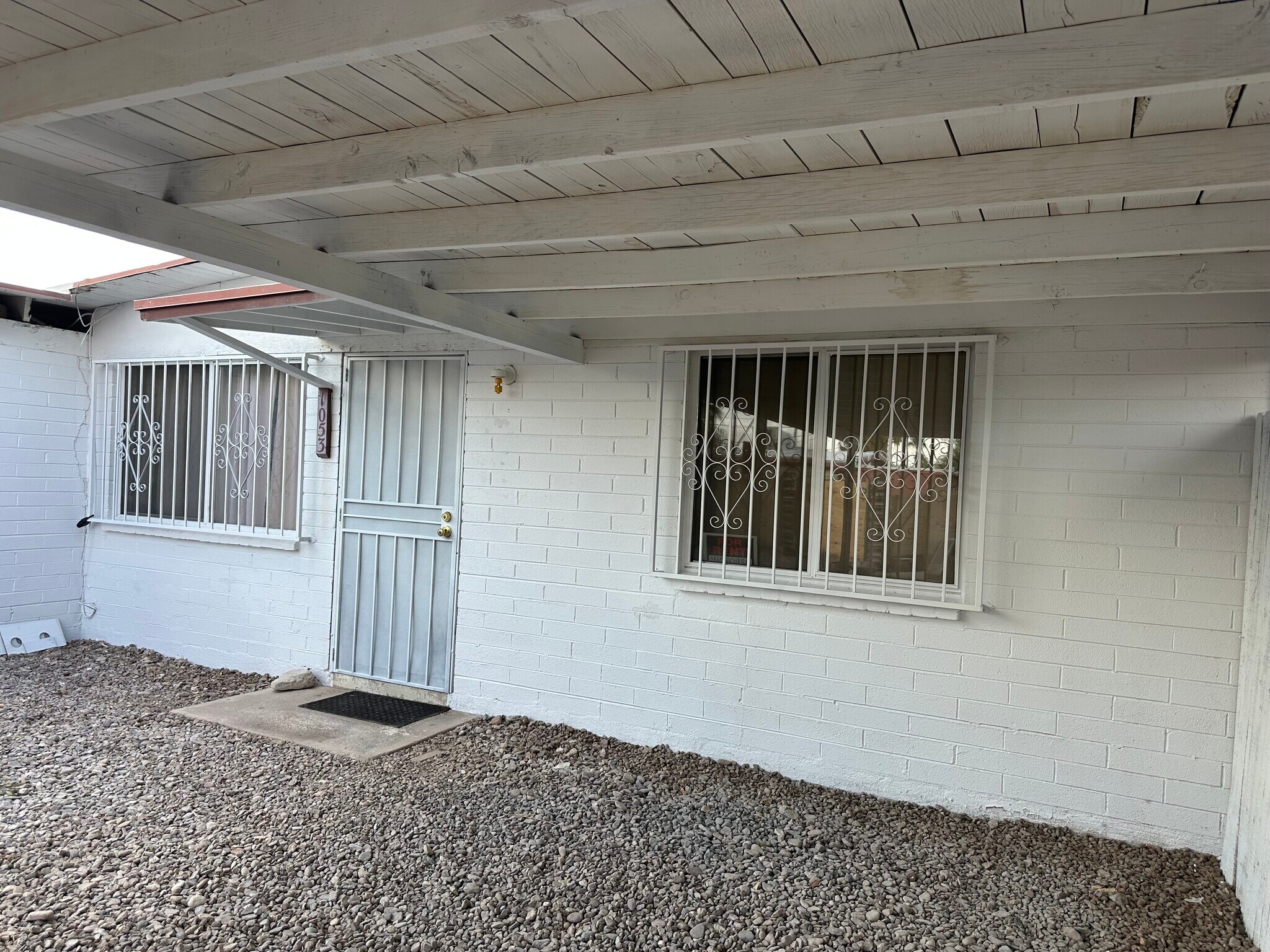 Building Photo - 1053 E Prince Rd