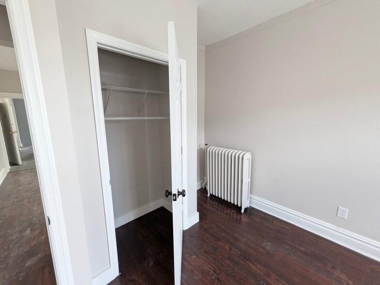 Building Photo - 295 Avenue B