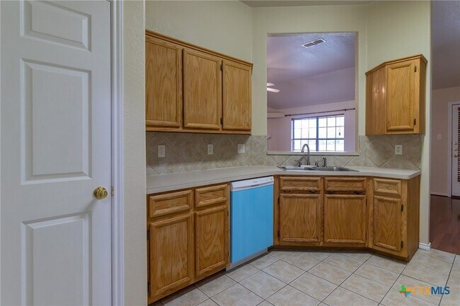 Building Photo - 5505 Gunnison Dr
