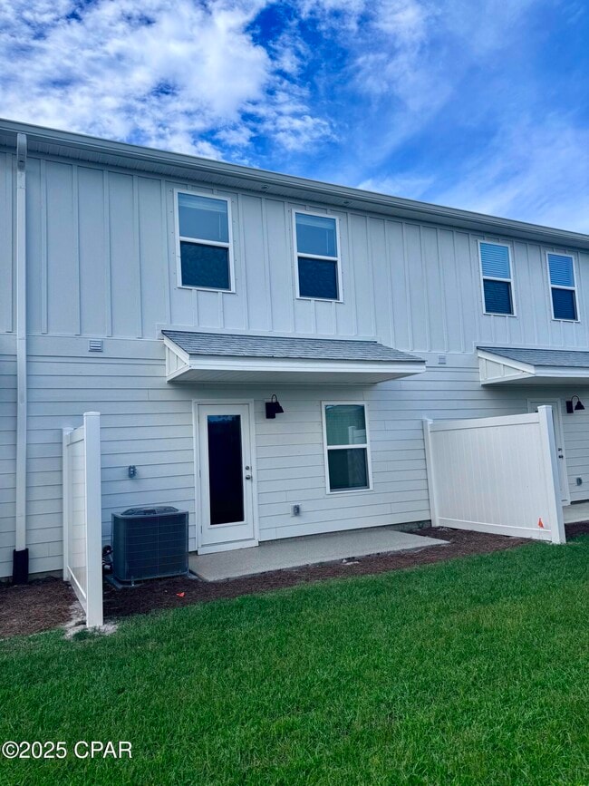 Building Photo - 205 Palmeras Marinas Ln