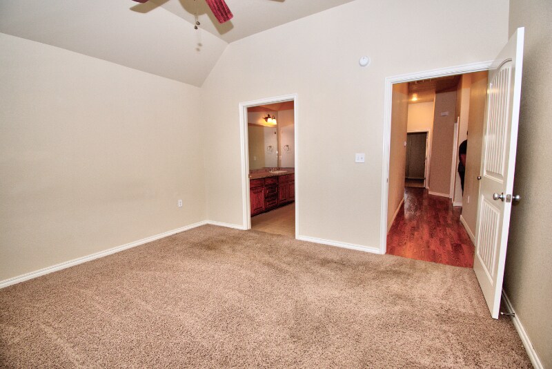 Building Photo - 1212 Jeannie Ln