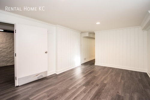 Building Photo - 6516 W 78th St