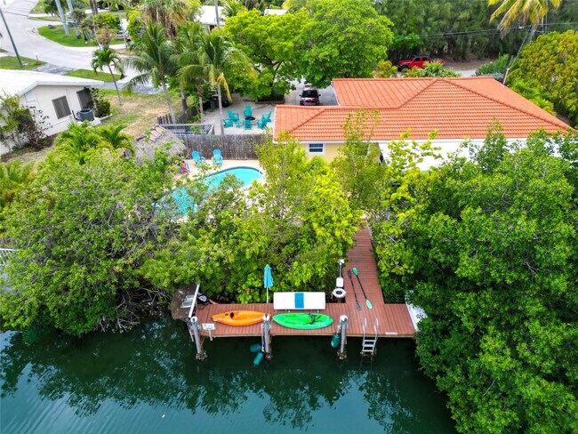 Building Photo - 309 Calz. de Bougainvillea