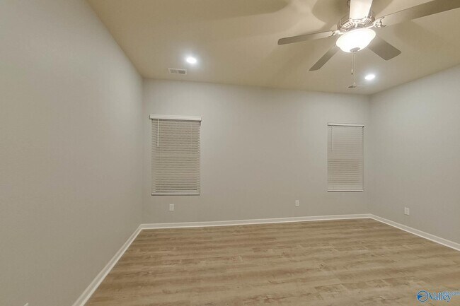 Building Photo - 10685 Bent Brook Dr