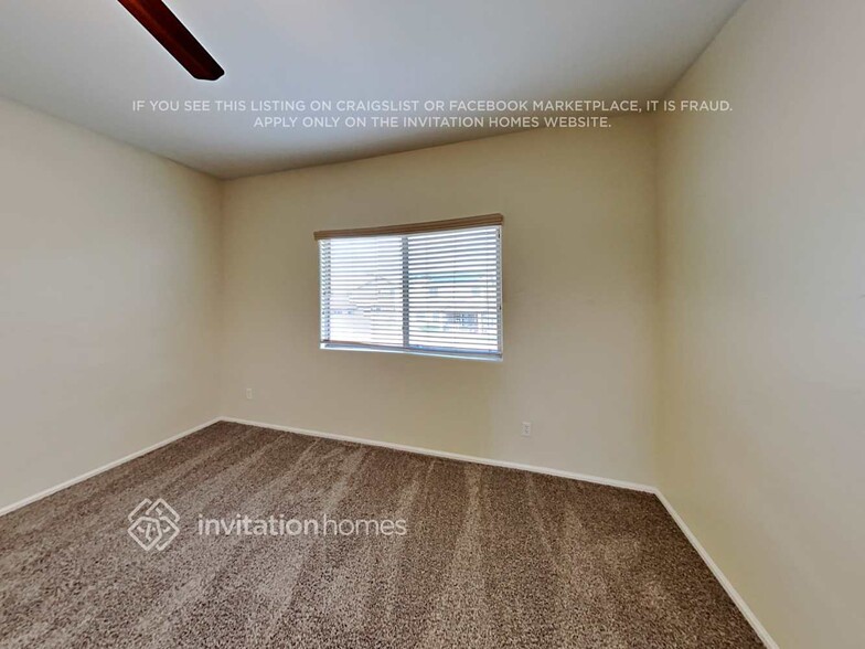 Building Photo - 44100 W Cypress Ln