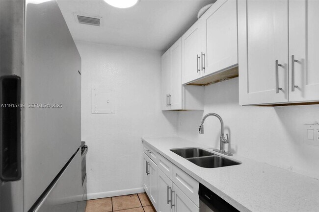 Building Photo - 2719 NW 39th Terrace