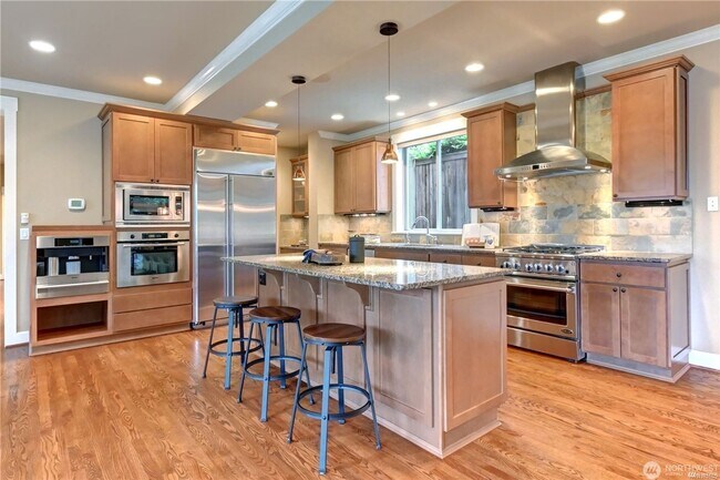 Building Photo - 4bd/2.5ba Kirkland House