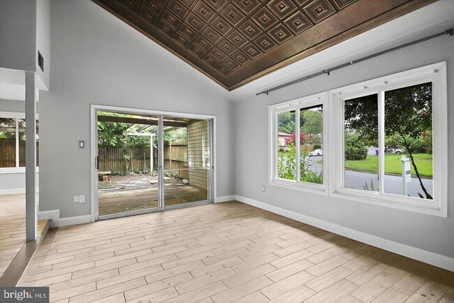 Building Photo - 511 Avondale Dr