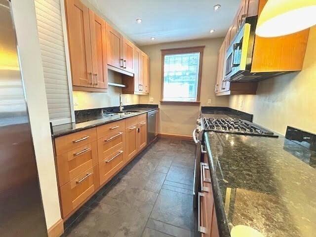 Building Photo - 12 Lawrence Rd