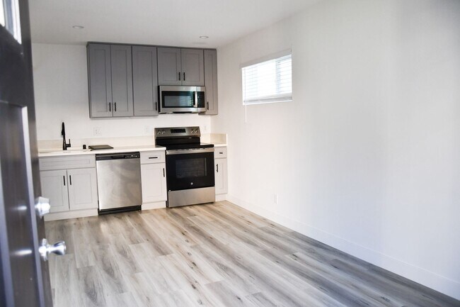 Building Photo - Valencia (994)