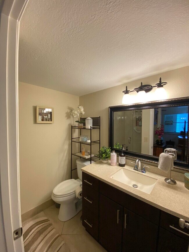 Building Photo - 148 Normandy Ln