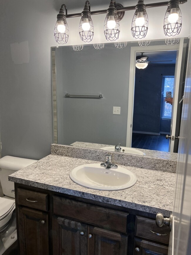 Building Photo - 891 W Gay St