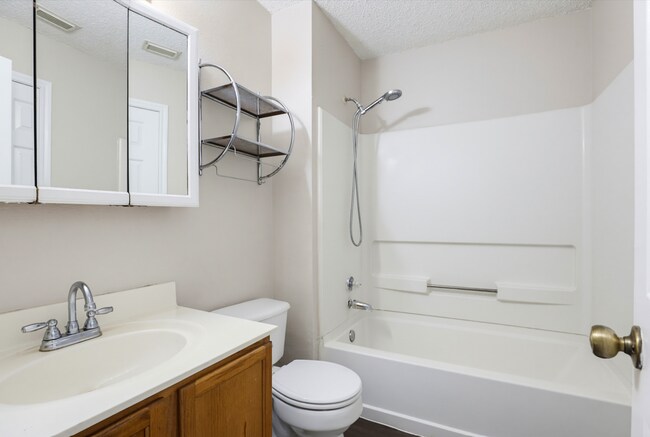 Building Photo - 13922 Villa Camino