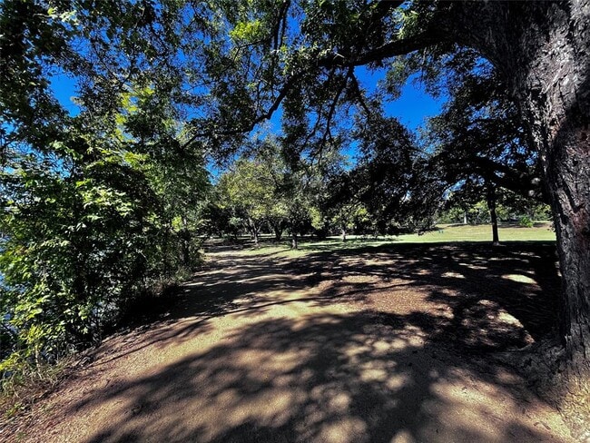 Building Photo - 1507 Holly St