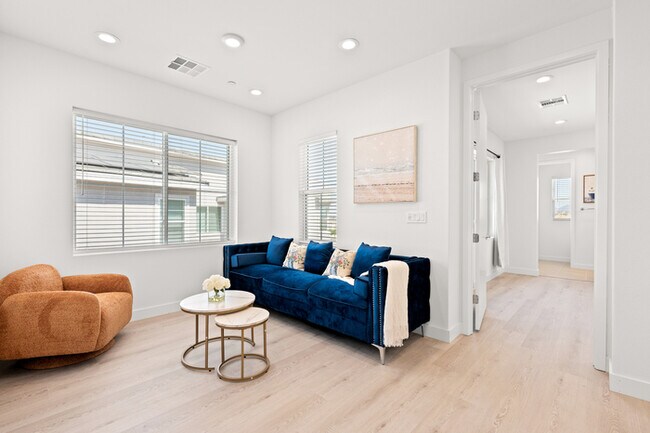 Building Photo - Turnkey Furnished 4BR Home in Palm Desert ...