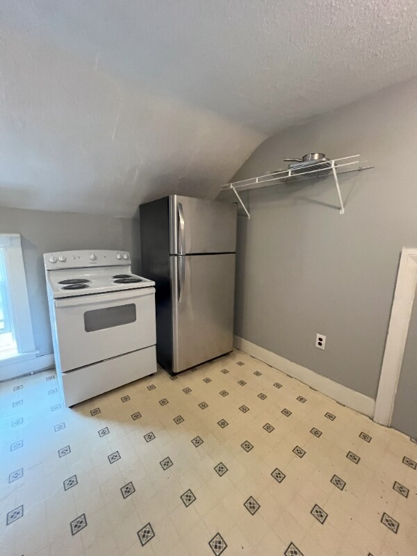 Building Photo - 16 Brown St