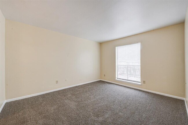 Building Photo - 8433 Hearth Dr