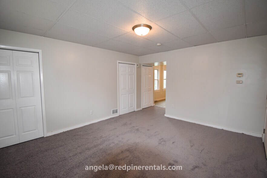 living room - 17 Walnut St