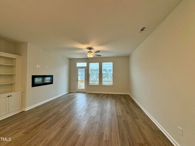 Building Photo - 209 Hickory Plns Rd