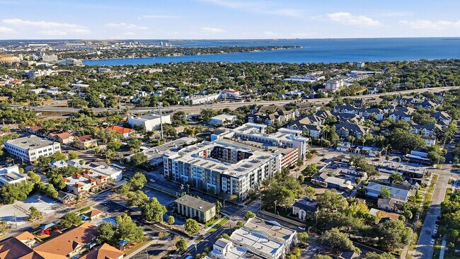 Building Photo - 1700 W Cleveland St