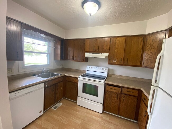 Building Photo - Spacious 2 Bedroom Condo in Ankeny!