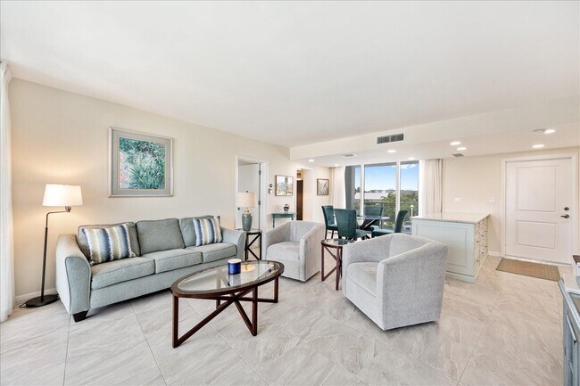 Building Photo - 1213 S Ocean Blvd