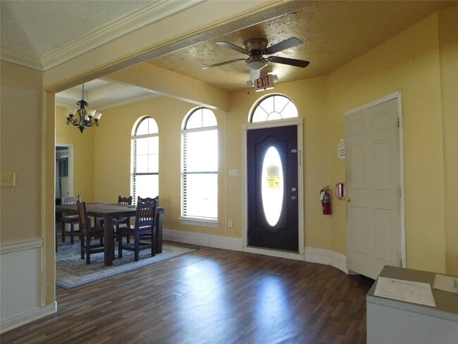 Building Photo - 13203 US-59