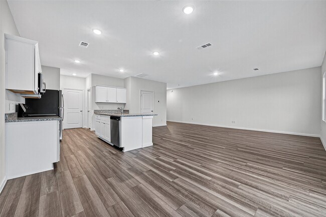 Building Photo - 8323 Vacek Xing Wy