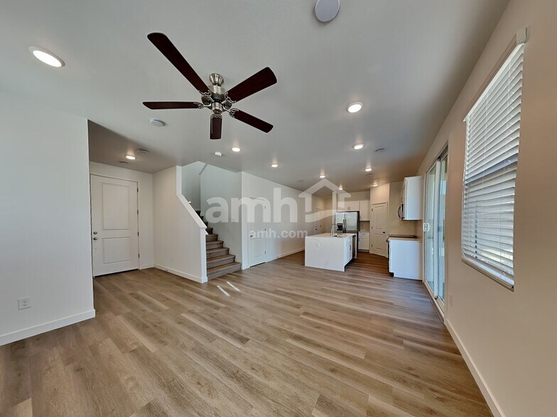Building Photo - 18450 W El Cortez Pl