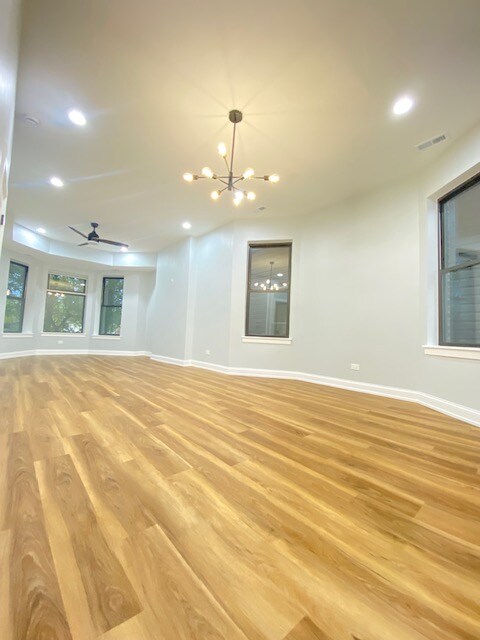 Building Photo - 1305 E 69th St